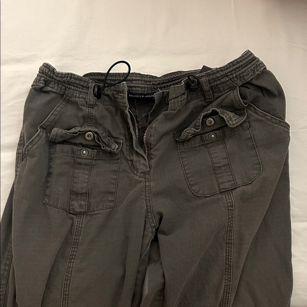 Brandy Melville Kim cargo pants 🤍